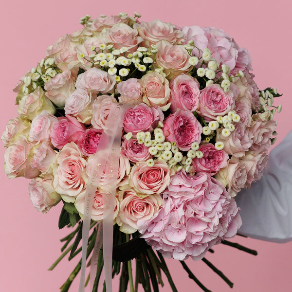 Ophelia - romantic bouquet of long-stemmed roses – elegant floral expression by Flower Power