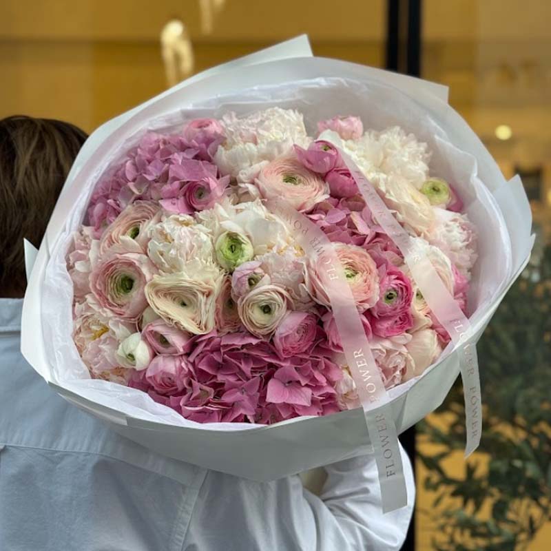 Home Bouquet of hydrangeas, ranunculus and peonies Blush Ivory Harmony