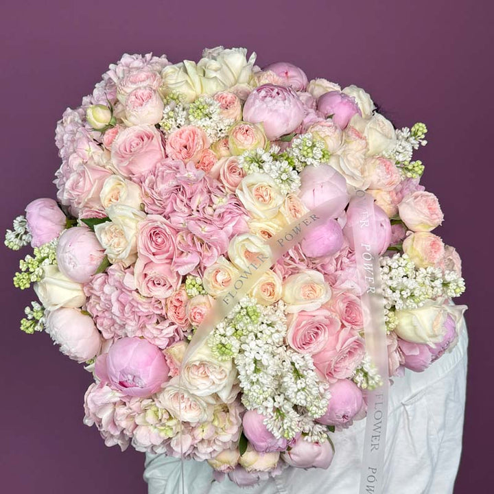 Couture Bloom – stylish long-stemmed roses in a luxury bouquet – gift delivery by Flower Power