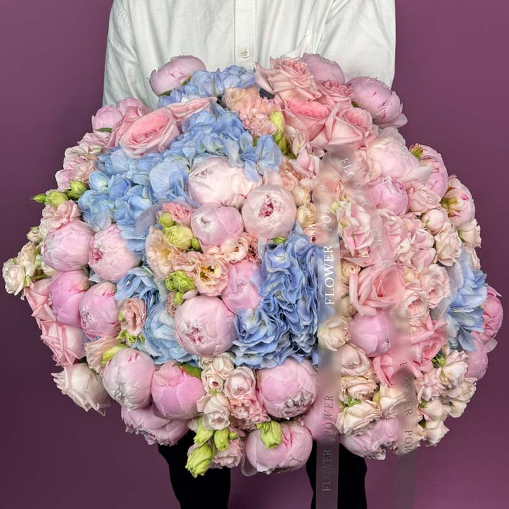 Diamond Petals – elegant bouquet of white long-stemmed roses – luxury floral gift by Flower Power