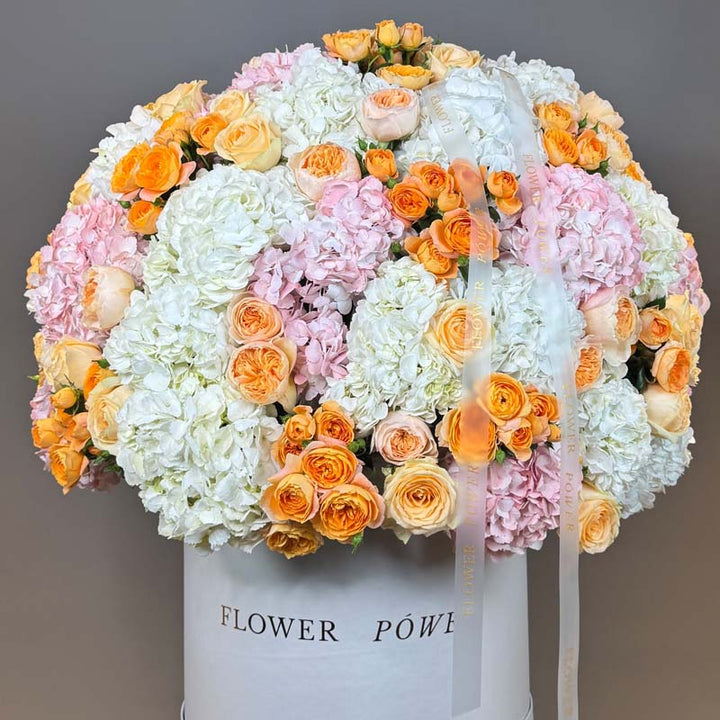 La Vie en Rose – graceful bouquet of pastel pink roses – online flower shop Flower Power