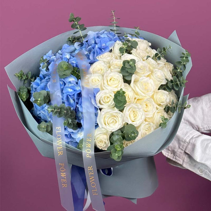 Frosted Bloom – elegant bouquet of long-stem roses in soft hues – perfect flowers for her