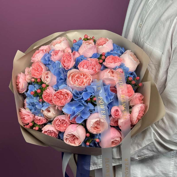Peach Whirl - romantic bouquet of long-stemmed roses - elegant floral expression by Flower Power