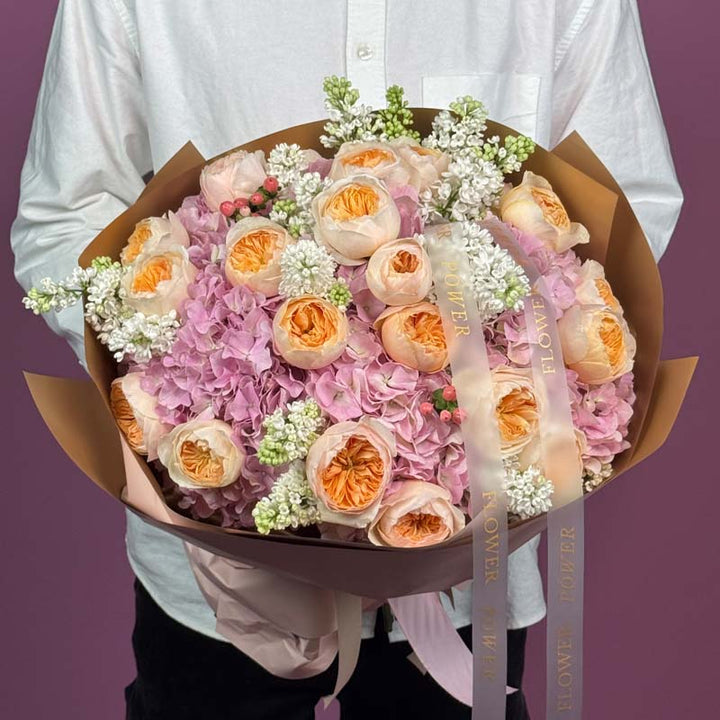 Coconut Bloom – luxury bouquet of white and cream roses – gift-ready by Flower Power