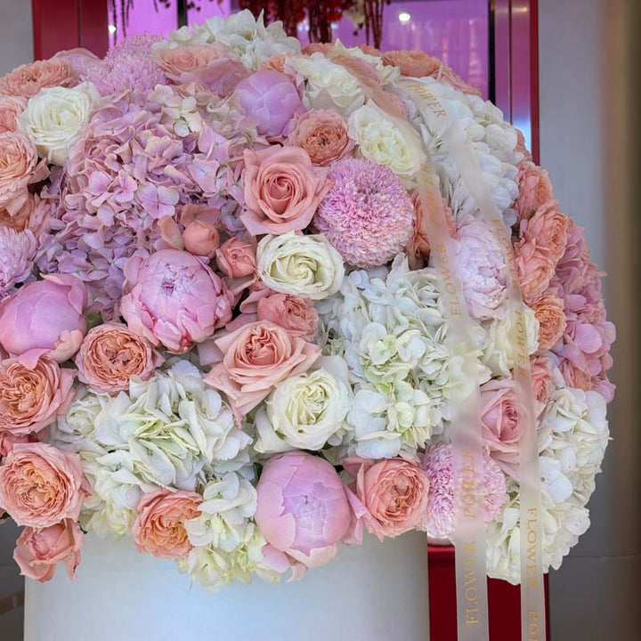 Grande Amour – luxury red rose arrangement for special moments – elegant bouquet by Flower Power