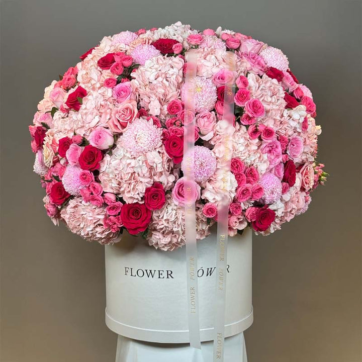 Sugar & Bloom – sweet-toned rose arrangement with long stems – graceful blooms by Flower Power