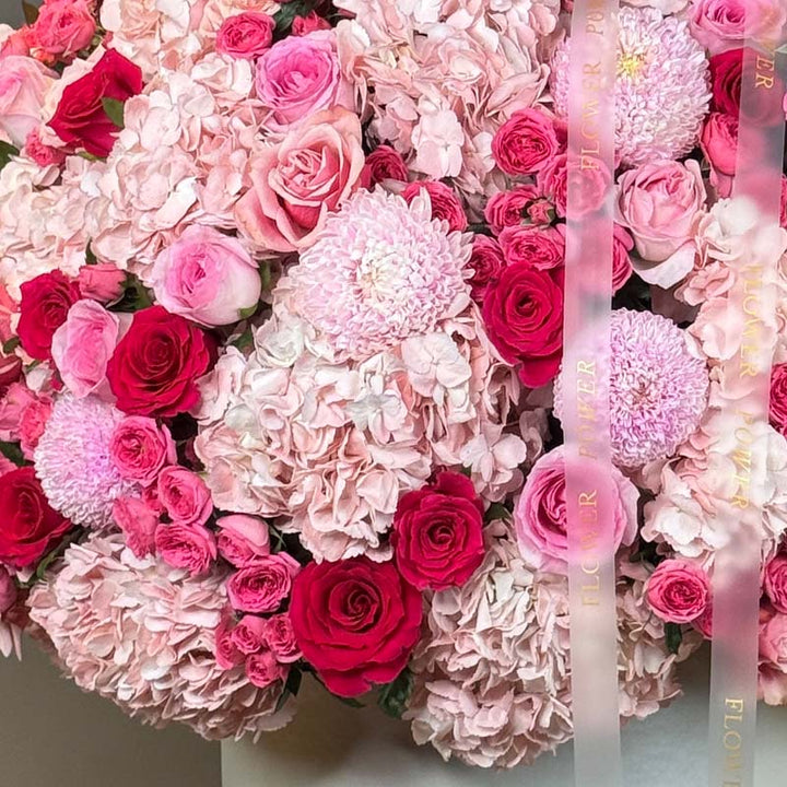 Sugar & Bloom – charming rose mix in soft candy hues – flower gift by Flower Power