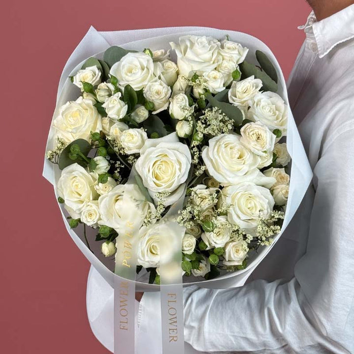 Secret Dusk – elegant evening rose arrangement in muted tones – floral delivery by Flower Power