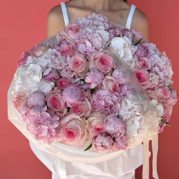 Bouquet of hydrangeas, roses and peonies Blush Harmony L