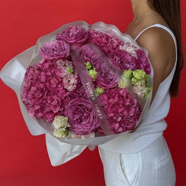 Bouquet of magenta garden roses and fuchsia hydrangeas Berry Bloom M
