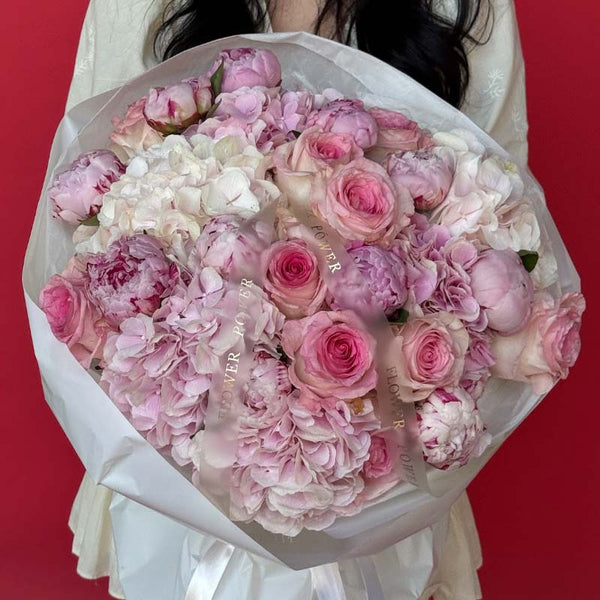 Bouquet of hydrangeas, roses and peonies Blush Harmony M